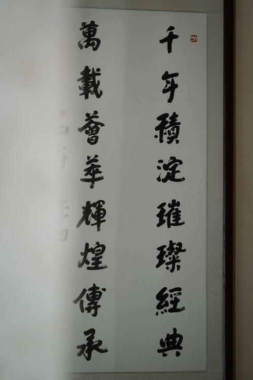 凹凸传奇：遇见春天的仪式感CQ9电子来仙游红木家具厂(图6)
